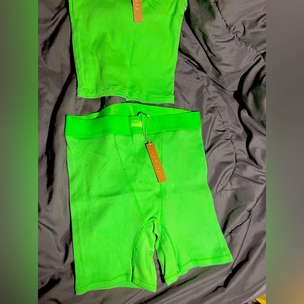 SKIMS( limited addition)
